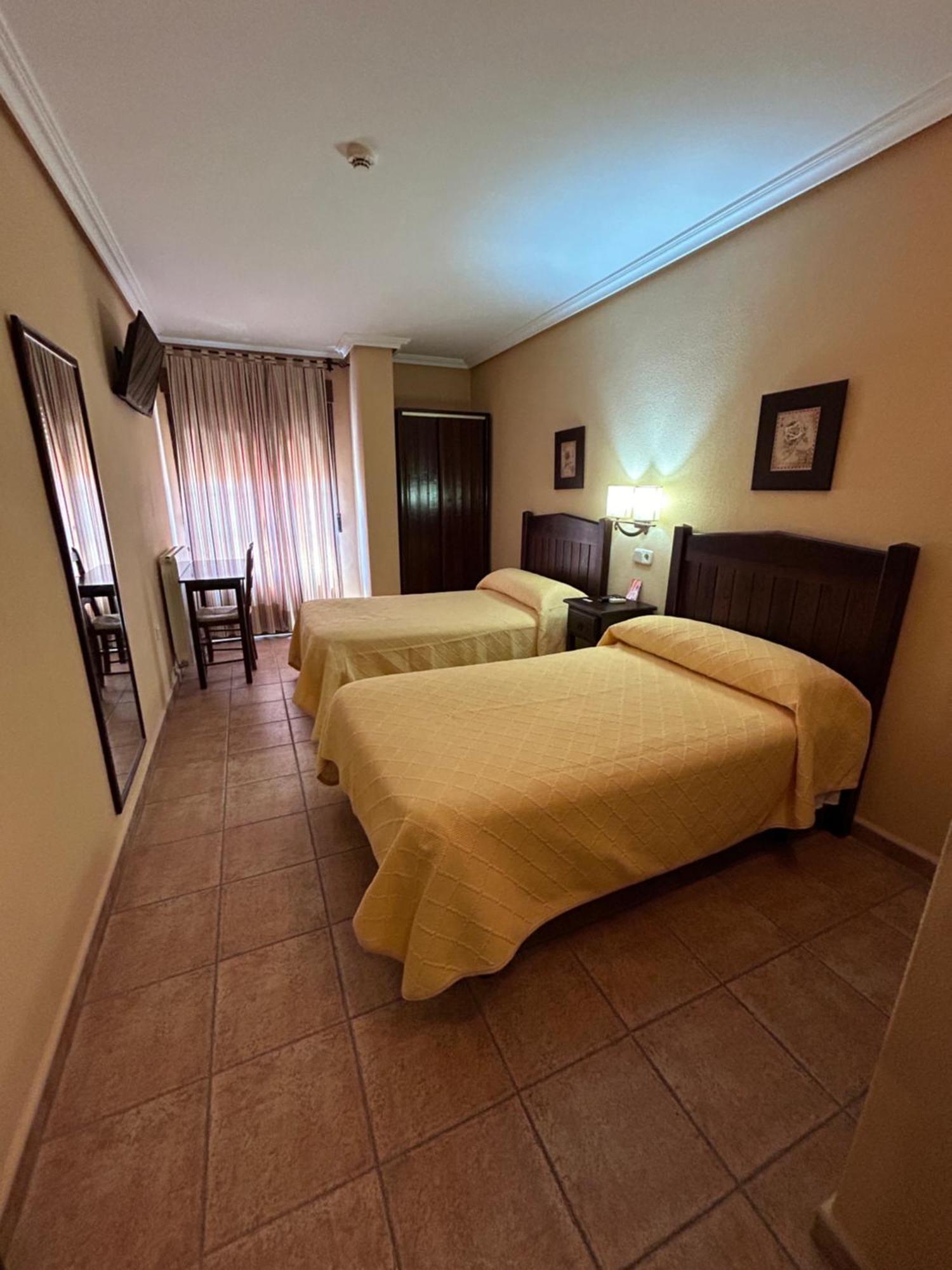 Hostal Restaurante Morote Cano Lezuza Kültér fotó
